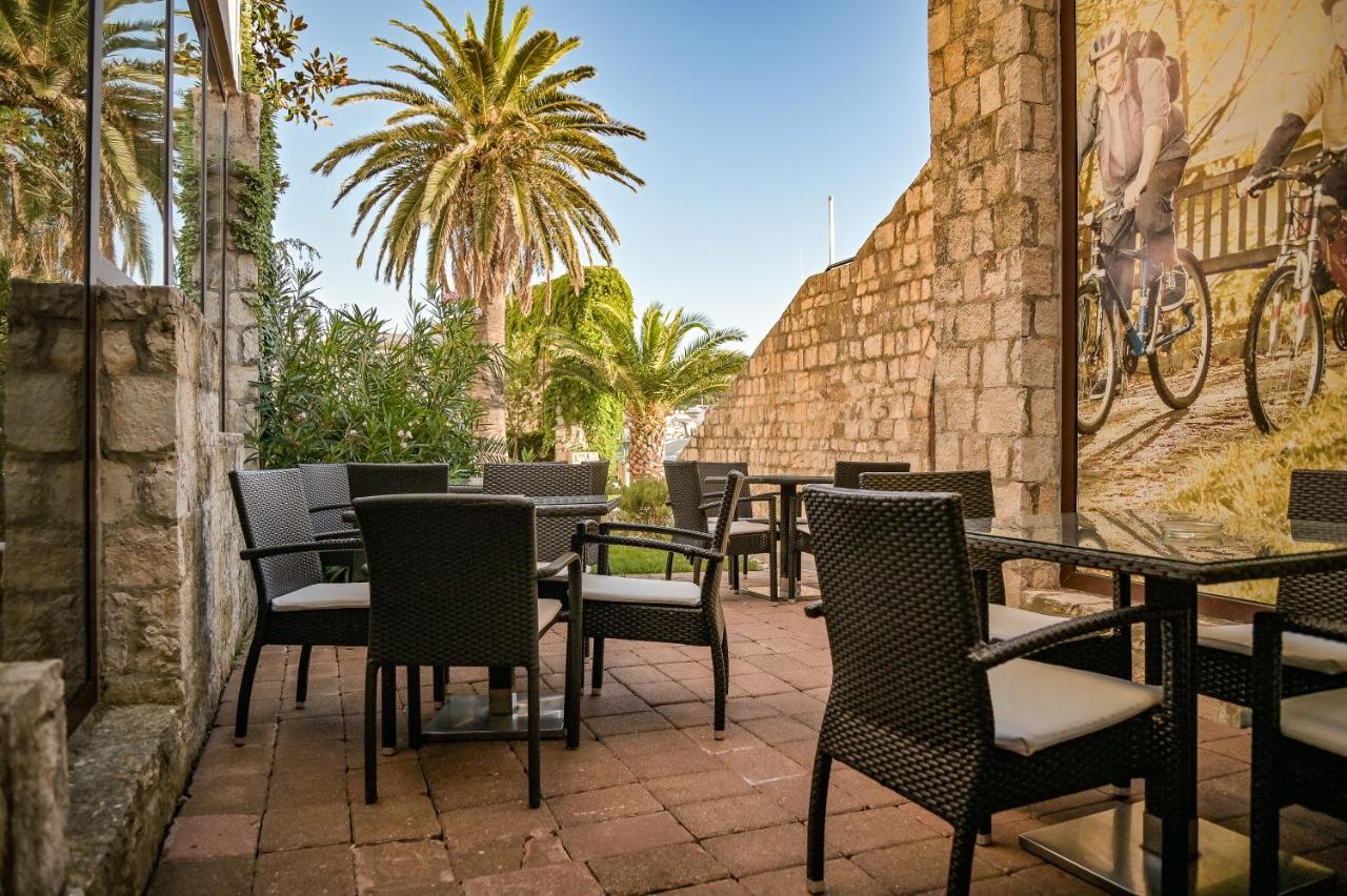 Hotel International Rab Town Ngoại thất bức ảnh