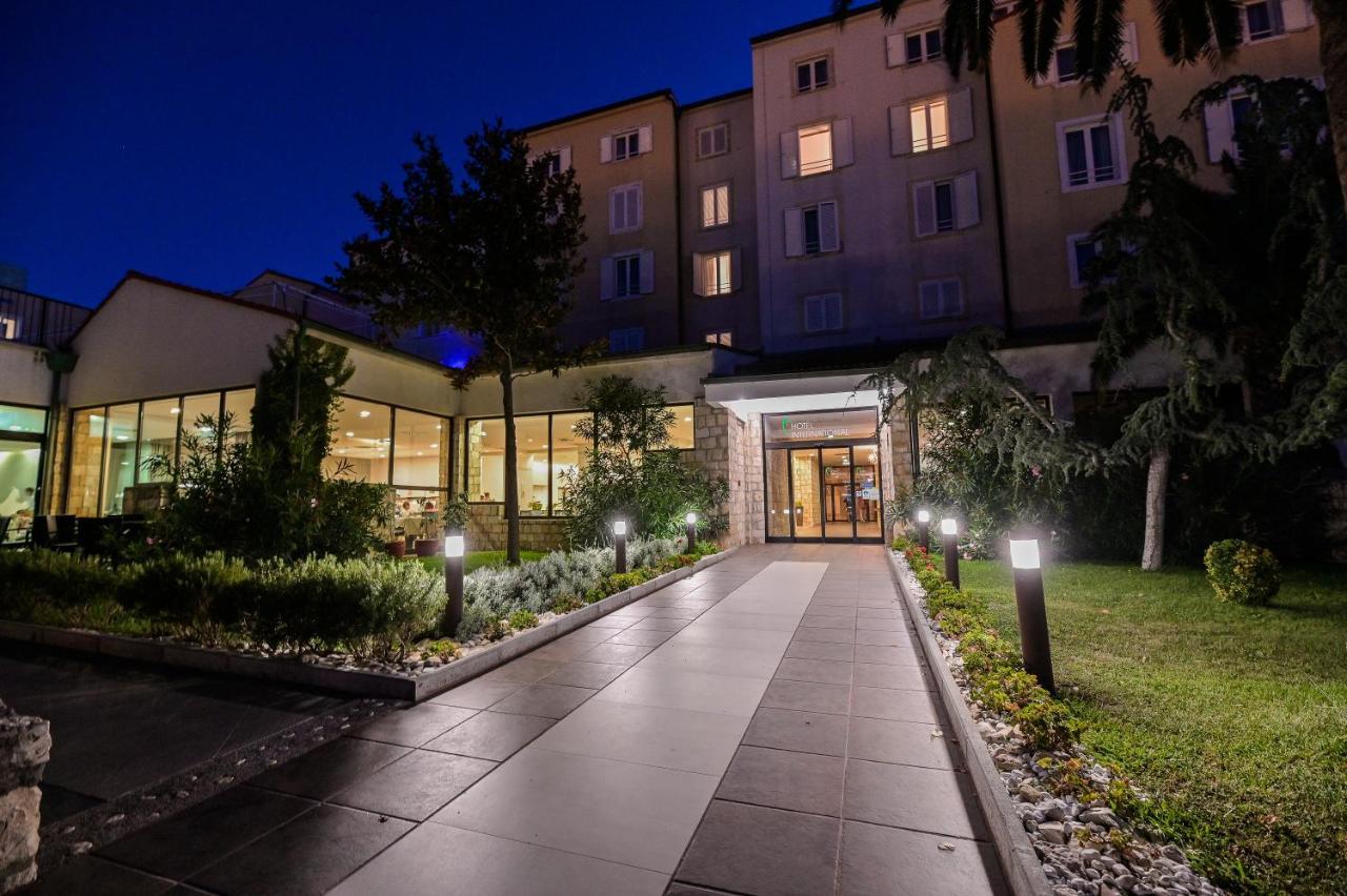 Hotel International Rab Town Ngoại thất bức ảnh