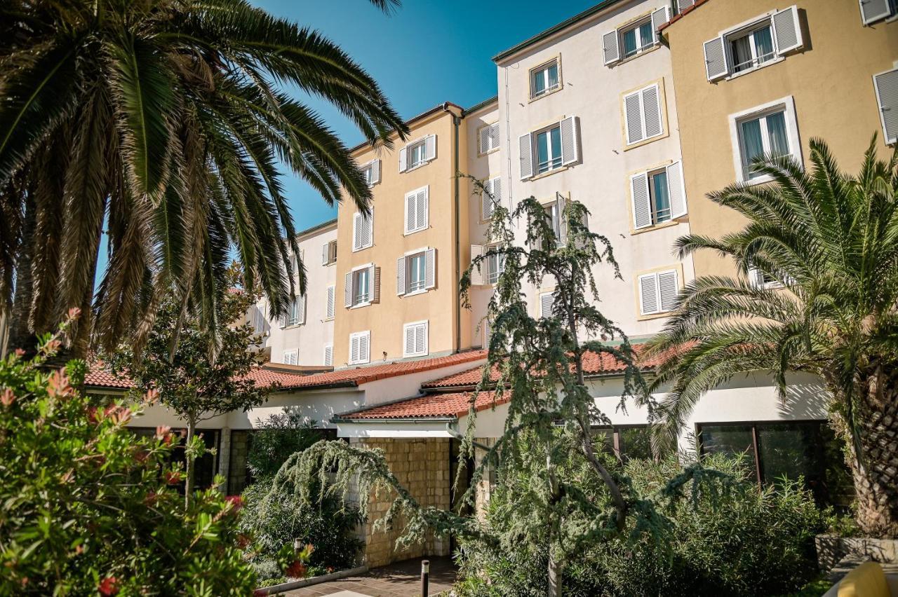 Hotel International Rab Town Ngoại thất bức ảnh