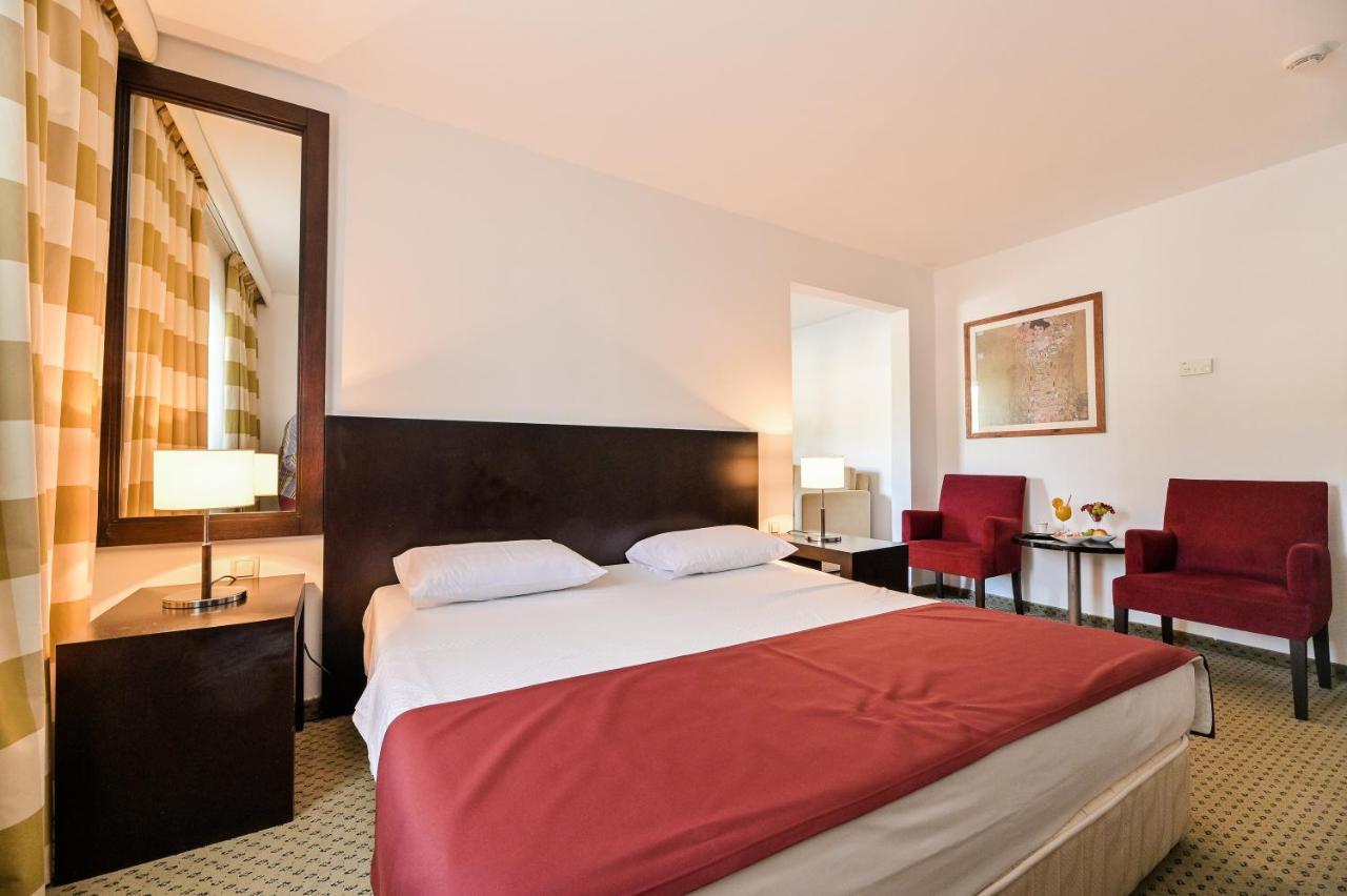 Hotel International Rab Town Ngoại thất bức ảnh
