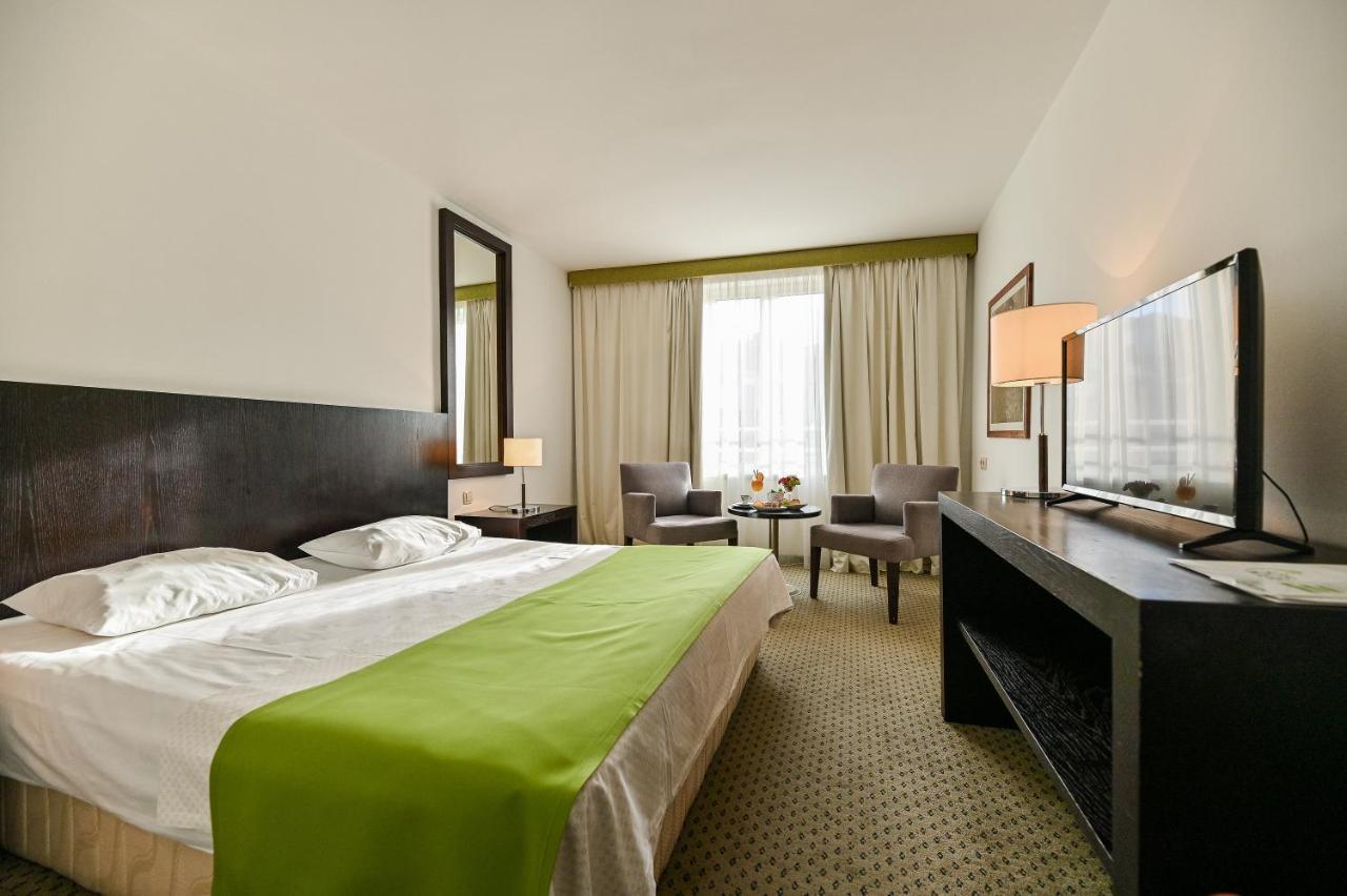 Hotel International Rab Town Ngoại thất bức ảnh