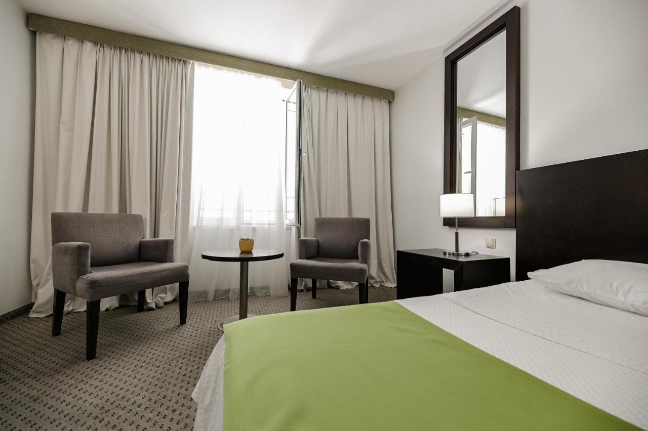 Hotel International Rab Town Ngoại thất bức ảnh