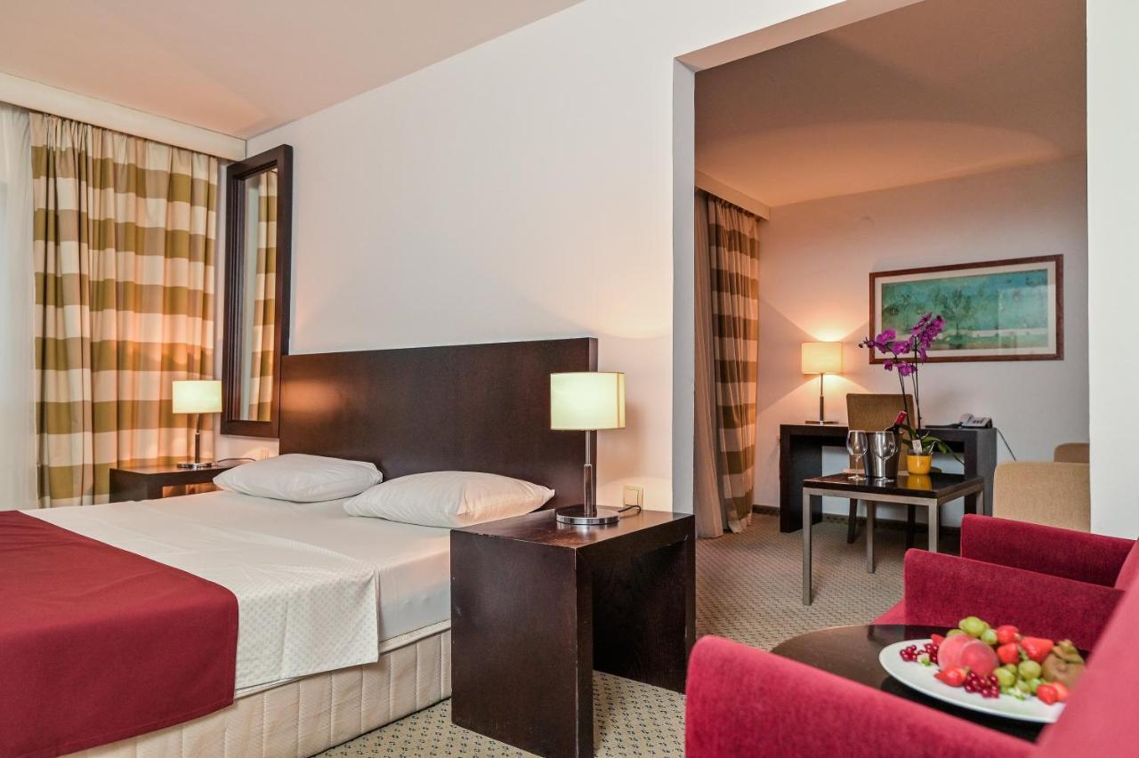 Hotel International Rab Town Ngoại thất bức ảnh