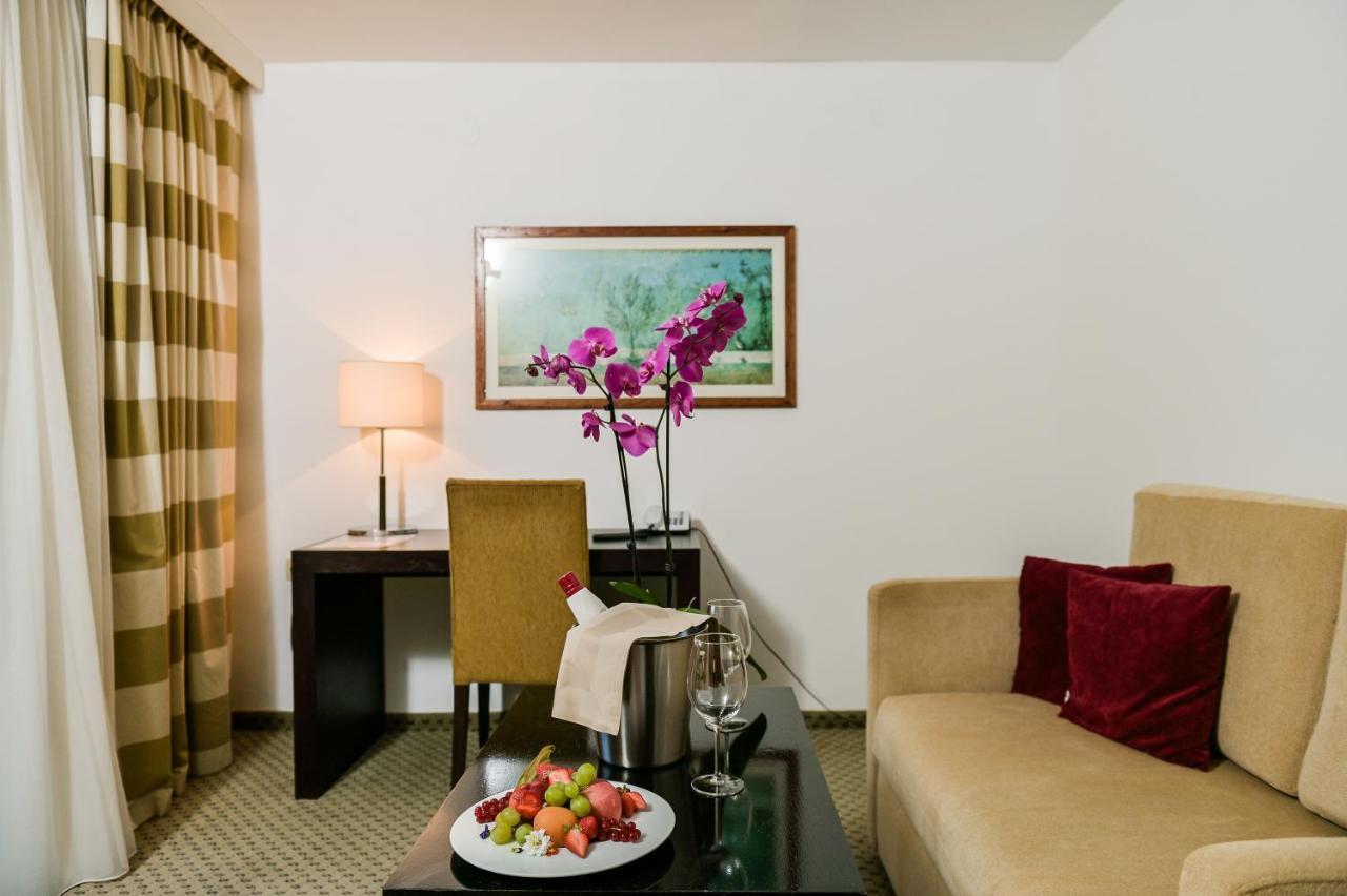 Hotel International Rab Town Ngoại thất bức ảnh